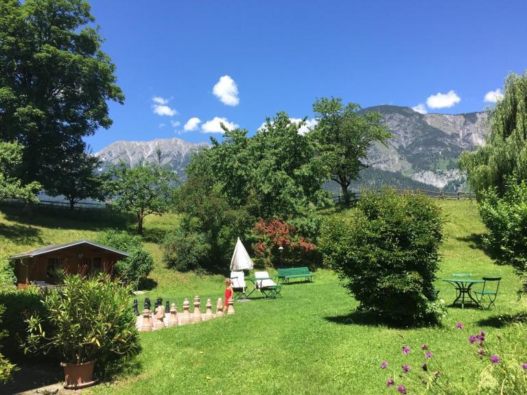 Hotel Heiligkreuz Freischach im Garten