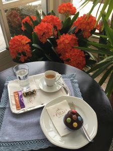 Espresso und Muffin - Hotel Heiligkreuz Hall bei Innsbruck